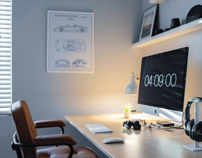 michael-soledad-NrR6ByFMBas-unsplash